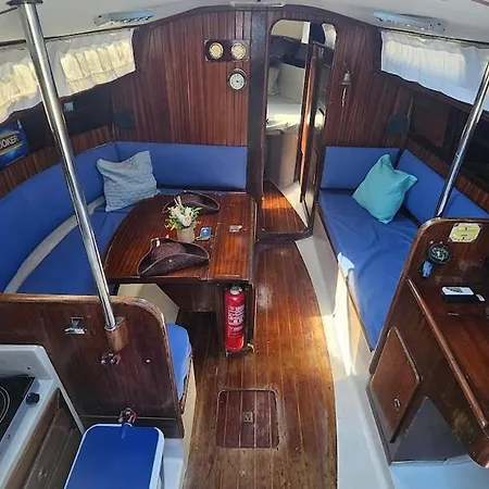 Boat Puma 34 Båthotell Lisboa