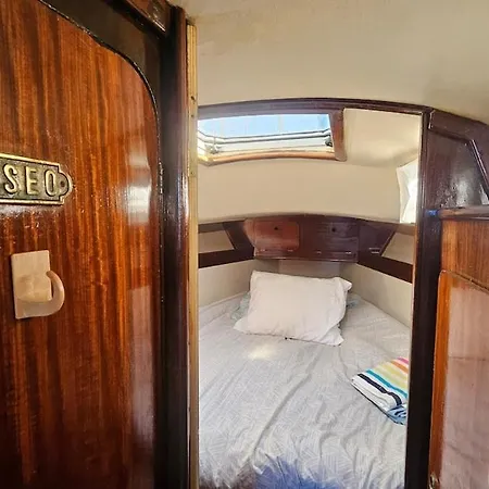 Boat Puma 34 Hotel en barco