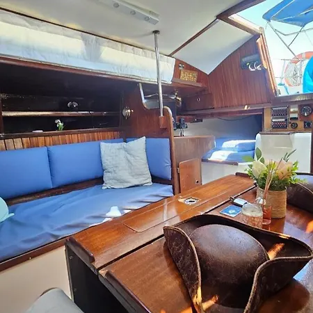 Boat Puma 34 Hotel en barco *