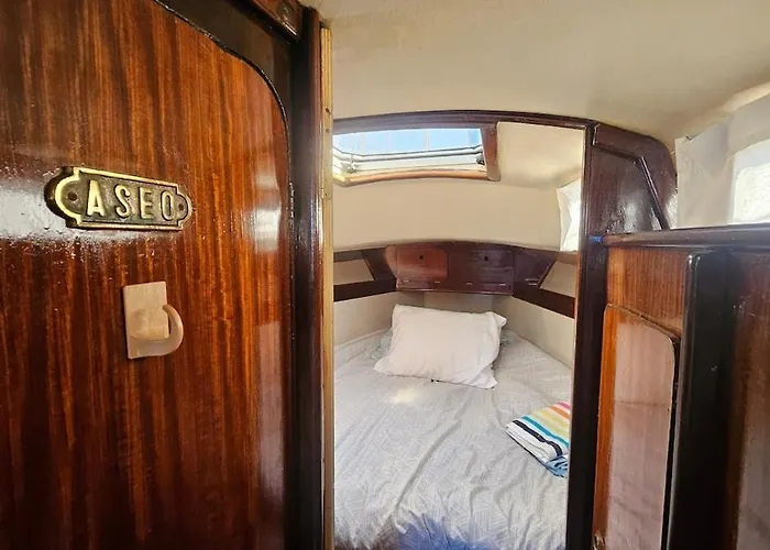 Boat Puma 34 船屋